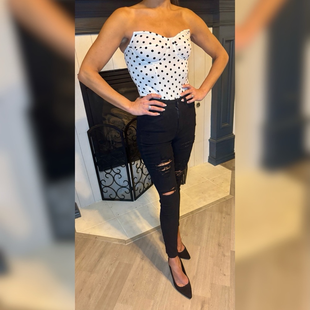 Stylish Polka Dot Top and Black Ripped Jeans